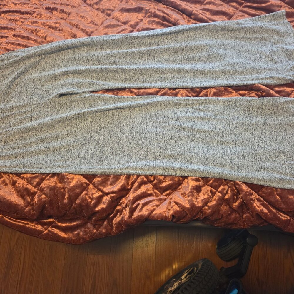 Wide-leg sweater pants